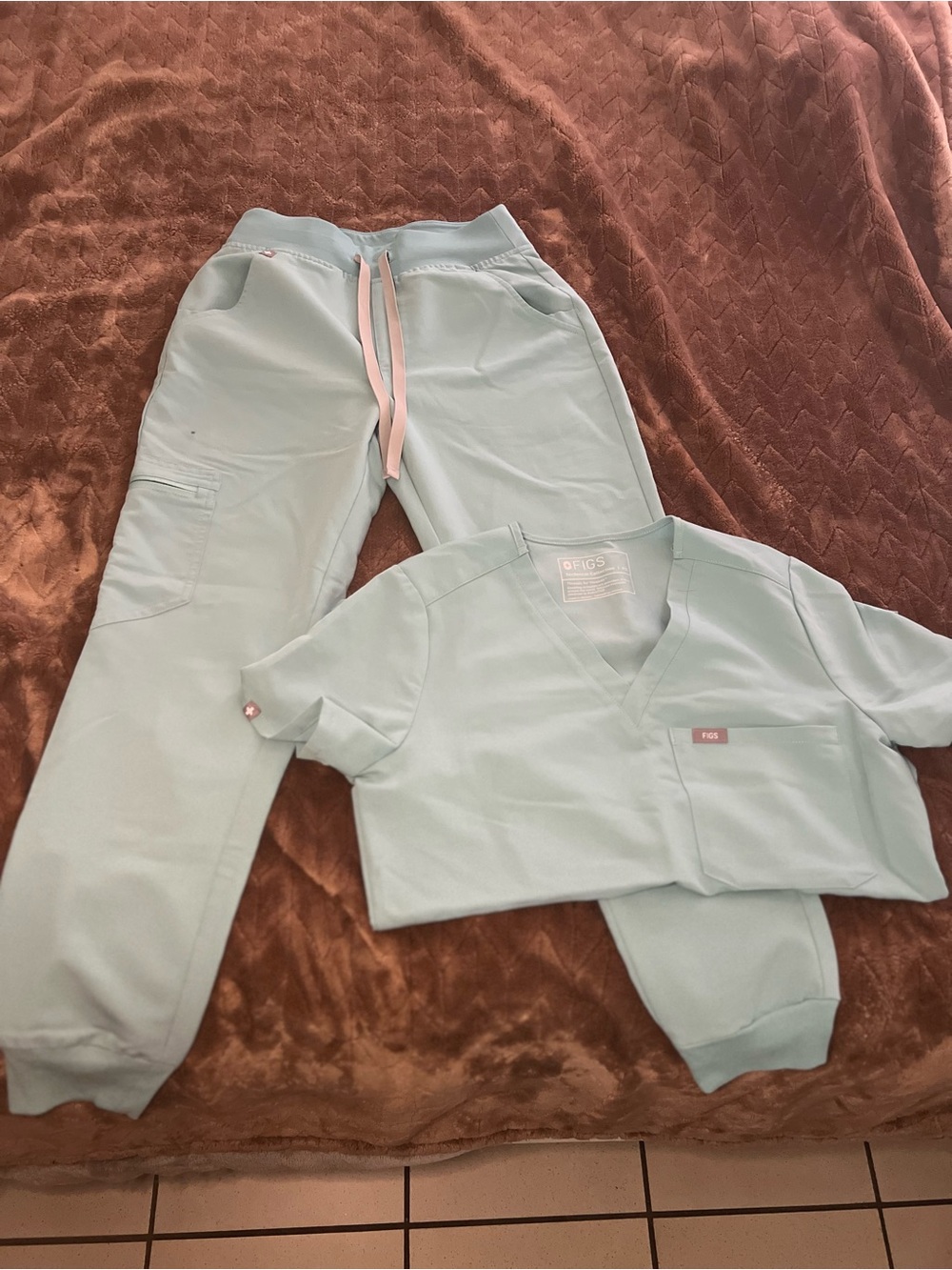 Figs Women's Mint Green Scrub Top & Jogger Set